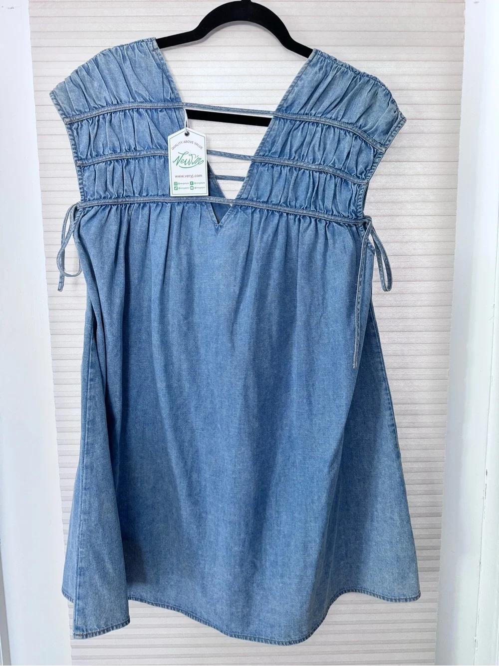 π Chambray Babydoll Mini Dress β Effortlessly Chic π CUTE!!!! NWT small - Picture 3 of 3